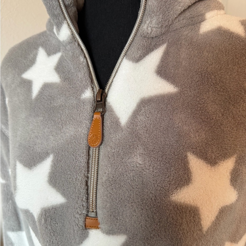Gray Star Pattern Fleece Pullover - image 3